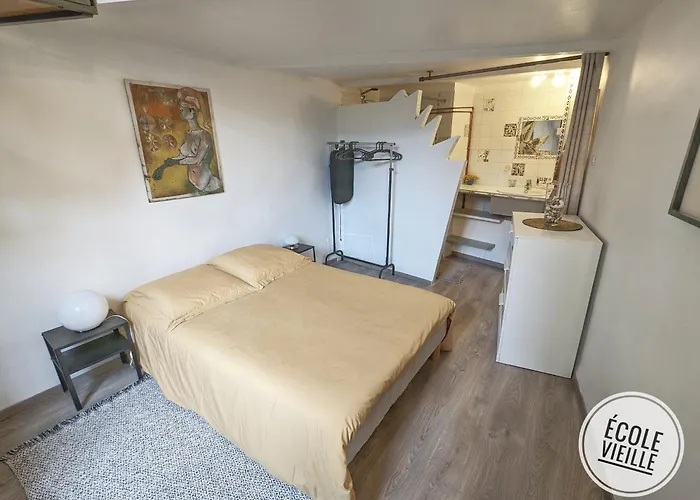 Διαμέρισμα Lumineux Duplex Dans L'ecusson Nimois - Atypique Wifi Hyper Centre *